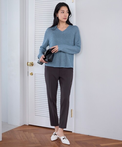 ICB（アイシービー）の「【洗える】 ペーパーブレンドシャインニット Vネックプルオーバー（ニット/セーター・レディース・オールドローズ系/ダルブルー系/ライトイエロー系/黄土色系/グレー系・X-SMALL/SMALL）」の6枚目の写真
