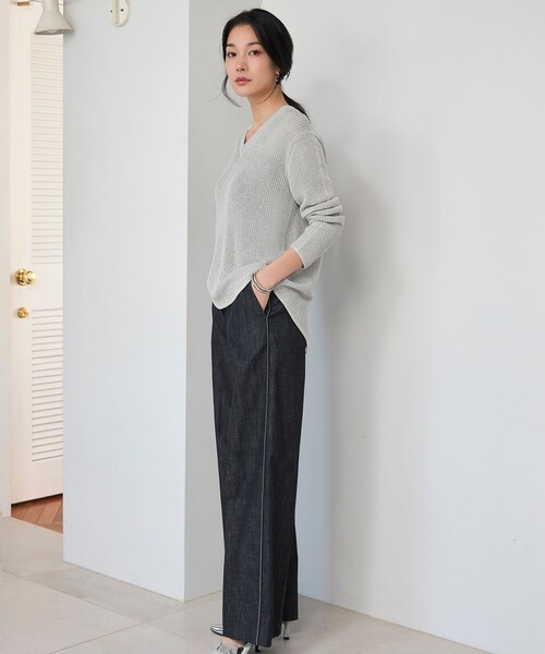 ICB（アイシービー）の「【洗える】 ペーパーブレンドシャインニット Vネックプルオーバー（ニット/セーター・レディース・オールドローズ系/ダルブルー系/ライトイエロー系/黄土色系/グレー系・X-SMALL/SMALL）」の8枚目の写真