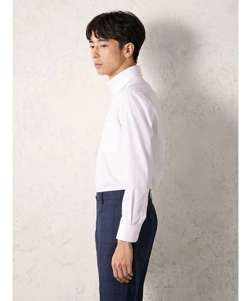 Perfect Suit FActory(パーフェクトスーツファクトリー)の「【WEB限定・クラシコ】長袖ワイシャツ ボタンダウン ホワイト(ビジネスシャツ・メンズ・ホワイト・首回り37cm-裄丈80cm/首回り39cm-裄丈82cm/首回り41cm-裄丈84cm/首回り43cm-裄丈86cm/首回り45cm-裄丈86cm)」の3枚目の写真
