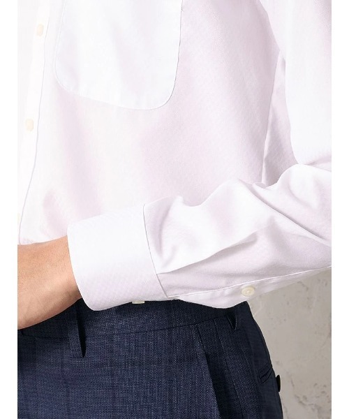 Perfect Suit FActory(パーフェクトスーツファクトリー)の「【WEB限定・クラシコ】長袖ワイシャツ ボタンダウン ホワイト(ビジネスシャツ・メンズ・ホワイト・首回り37cm-裄丈80cm/首回り39cm-裄丈82cm/首回り41cm-裄丈84cm/首回り43cm-裄丈86cm/首回り45cm-裄丈86cm)」の5枚目の写真