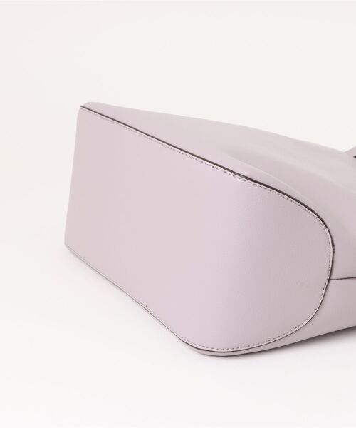 Legato Largo(レガートラルゴ)の「Legato Largo / かるいかばんPC収納付縦型トート / LG-P0120(トートバッグ・レディース・ブルー系その他/アイボリー/キャメル/ベージュ系その他/ブラック/ダークブラウン/ラベンダー/オリーブ/ベージュ・ONESIZE)」の11枚目の写真
