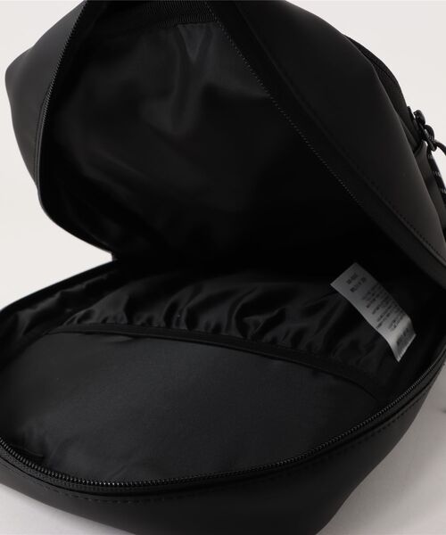 THRASHER(スラッシャー)の「THRASHER/スラッシャー ボディバック Sling Bag 軽量 THR-324(ボディバッグ/ウエストポーチ・メンズ・ブラック×ブラック/ブラック×ホワイト・FREE)」の5枚目の写真