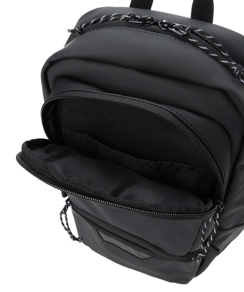 THRASHER(スラッシャー)の「THRASHER/スラッシャー ボディバック Sling Bag 軽量 THR-324(ボディバッグ/ウエストポーチ・メンズ・ブラック×ブラック/ブラック×ホワイト・FREE)」の10枚目の写真