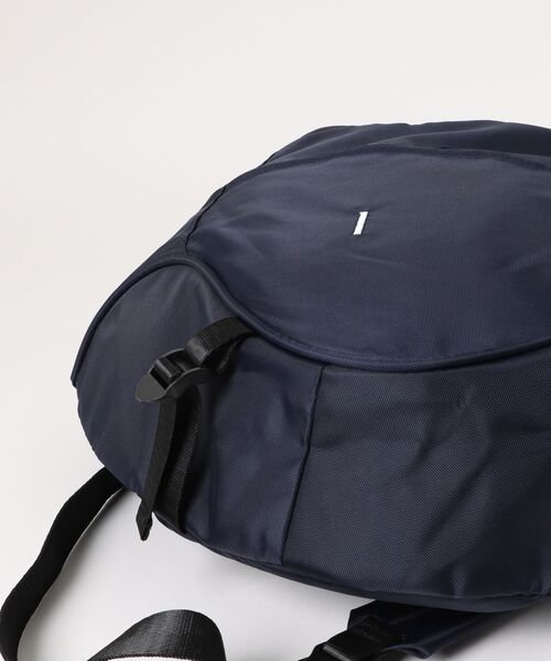 Lilamusant(リラミュゾン)の「【RS】【Lilamusant(リラミュゾン)】ワンショルダーナイロンボディバッグ ショルダーバッグ スポーティー Y2K 韓国ストリート(ボディバッグ/ウエストポーチ・レディース・カーキ/ネイビー/ブラック/グレー・FREE)」の6枚目の写真