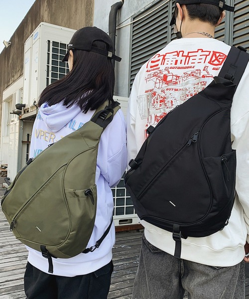 Lilamusant(リラミュゾン)の「【RS】【Lilamusant(リラミュゾン)】ワンショルダーナイロンボディバッグ ショルダーバッグ スポーティー Y2K 韓国ストリート(ボディバッグ/ウエストポーチ・レディース・カーキ/ネイビー/ブラック/グレー・FREE)」の15枚目の写真