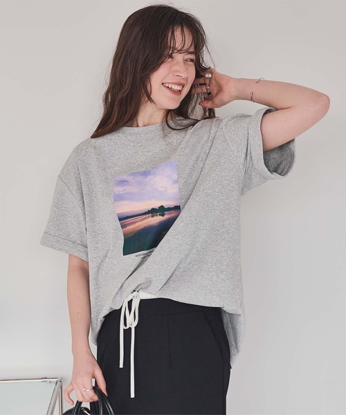titivate（ティティベイト）の「フォトプリントTシャツ（Tシャツ/カットソー・レディース・グレー/ホワイト系その他2/オフホワイト/ホワイト系その他3/ホワイト系その他/グレー系その他/グレー系その他2/チャコール・S/L/M/XL）」の6枚目の写真
