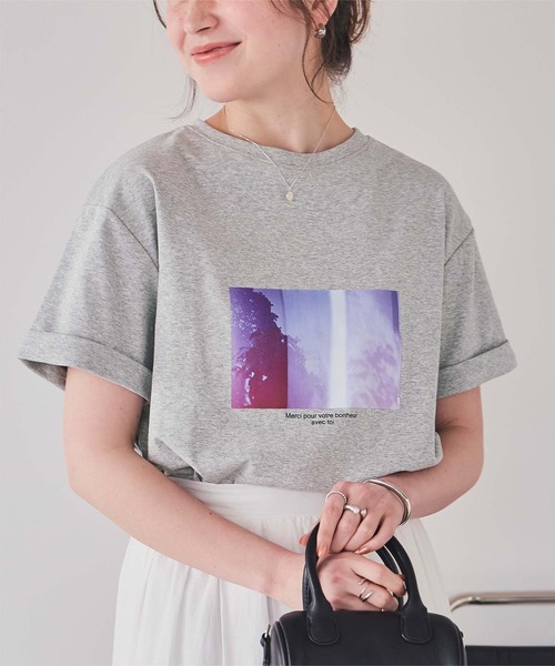 titivate（ティティベイト）の「フォトプリントTシャツ（Tシャツ/カットソー・レディース・グレー/ホワイト系その他2/オフホワイト/ホワイト系その他3/ホワイト系その他/グレー系その他/グレー系その他2/チャコール・S/L/M/XL）」の5枚目の写真