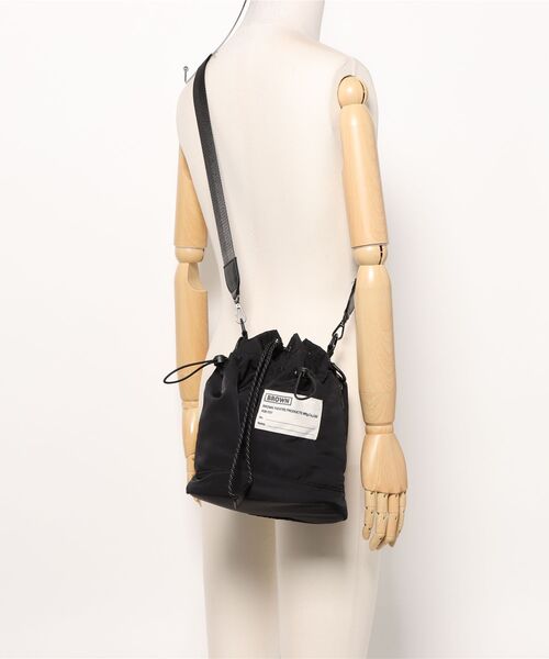 BROWN THEATRE PRODUCTS（ブラウンシアタープロダクツ）の「【SALON de RUBAN / サロン ド ルヴァン】 BROWN THEATRE PRODUCTS 巾着バッグ（ショルダーバッグ・レディース・ライトグレー/ブラック/ベージュ/マスタード・FREE）」の5枚目の写真