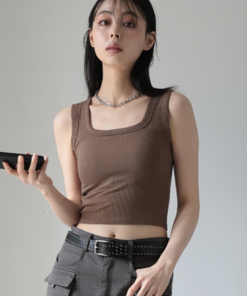 Ulysses(ユリシス)の「【ブラトップ】カップ付きスクエアネックタンクトップ(タンクトップ・レディース・ブラック/グレー/オフホワイト/グリーン/ブラウン・M/L)」の4枚目の写真