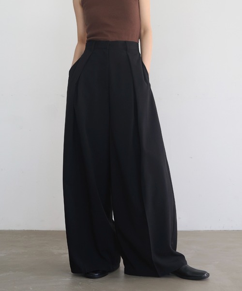 hellam（へラム）の「クレープ タックワイドパンツ（その他パンツ・レディース・グレー/アイボリー/ブラック/グレイッシュベージュ・FREE）」の11枚目の写真