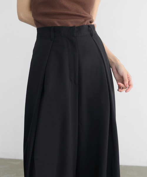 hellam（へラム）の「クレープ タックワイドパンツ（その他パンツ・レディース・グレー/アイボリー/ブラック/グレイッシュベージュ・FREE）」の13枚目の写真