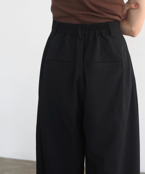 hellam（へラム）の「クレープ タックワイドパンツ（その他パンツ・レディース・グレー/アイボリー/ブラック/グレイッシュベージュ・FREE）」の17枚目の写真