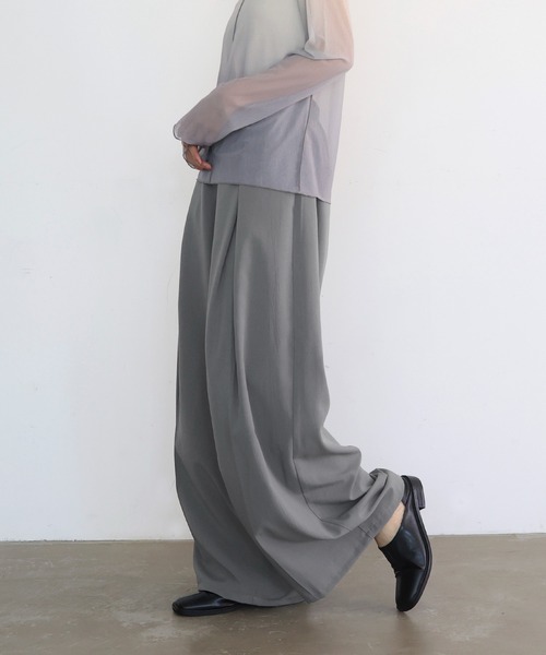 hellam（へラム）の「クレープ タックワイドパンツ（その他パンツ・レディース・グレー/アイボリー/ブラック/グレイッシュベージュ・FREE）」の7枚目の写真