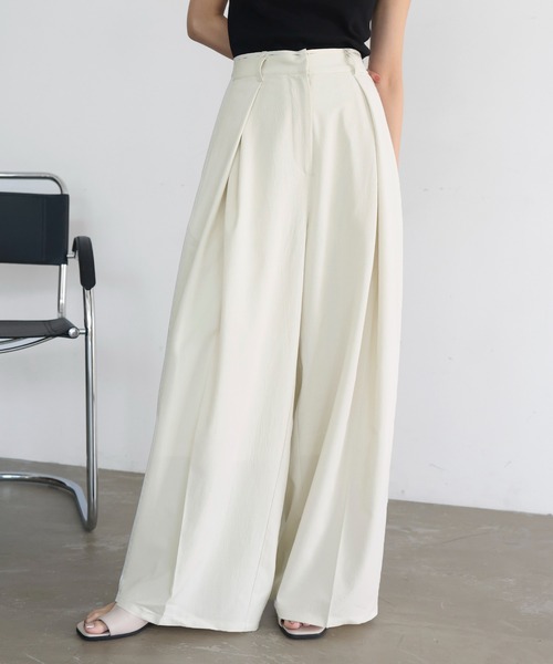 hellam（へラム）の「クレープ タックワイドパンツ（その他パンツ・レディース・グレー/アイボリー/ブラック/グレイッシュベージュ・FREE）」の21枚目の写真
