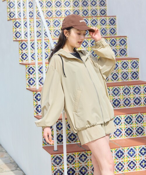 限定展開ラッシュガードパーカーセット（パーカー・パンツ）