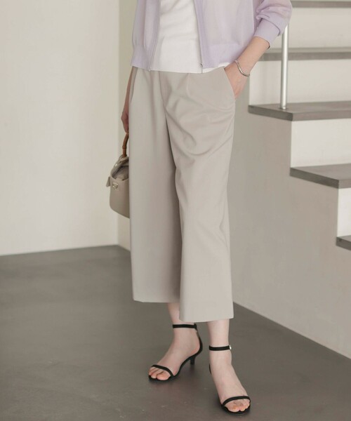 J.PRESS Ladies(J.プレス レディス)の「【洗える】GORIAN TWILL クロップド パンツ(その他パンツ・レディース・ベージュ系/カーキ系/ネイビー系・XS/S)」の1枚目の写真