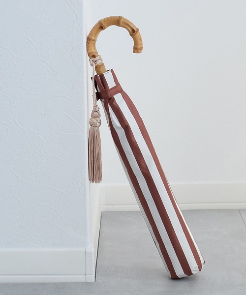 utatane(ウタタネ)の「折りたたみ日傘 完全遮光100% 晴雨兼用 2段折り ストライプ バンブーハンドル(折りたたみ傘・レディース・セージグリーン/ターコイズブルー/テラコッタ/コーラルピンク・FREE)」の2枚目の写真