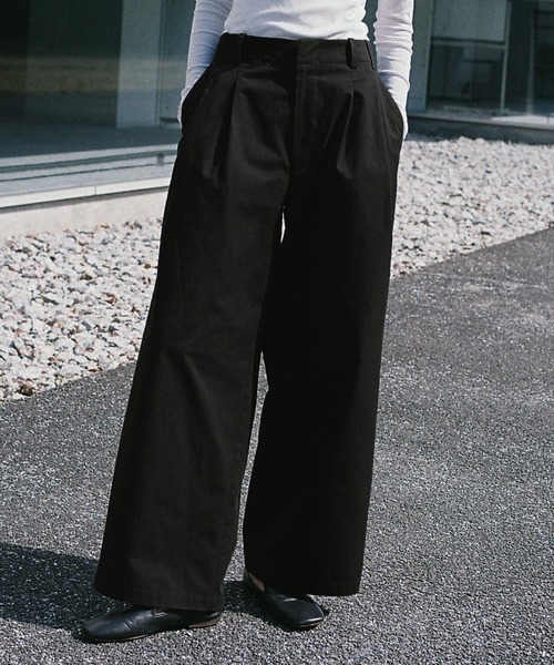 WYM LIDNM(ウィム バイ リドム)の「HIGH COUNT COTTON WIDE FLARE SLACKS(スラックス・メンズ・チャコールグレー/オリーブ系・S/M/L)」の9枚目の写真