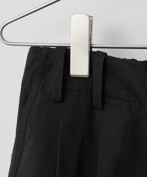 WYM LIDNM(ウィム バイ リドム)の「HIGH COUNT COTTON WIDE FLARE SLACKS(スラックス・メンズ・チャコールグレー/オリーブ系・S/M/L)」の21枚目の写真