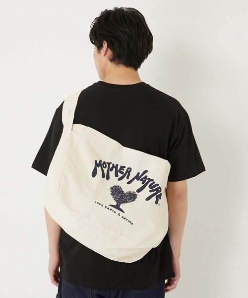 HOLLYWOOD RANCH MARKET（ハリウッドランチマーケット）の「MOTHER NATURE ニュースペーパーバッグ（ショルダーバッグ・メンズ・ネイビー・ONE SIZE）」の5枚目の写真