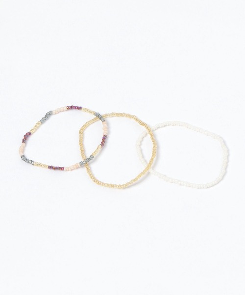 studio CLIP(スタディオクリップ)の「【daily CLIP】3連ビーズブレスレット(ブレスレット・レディース・ブラック/ホワイト/ブルー/ピンク・FREE)」の2枚目の写真