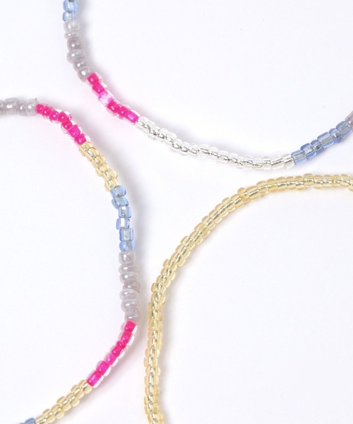 studio CLIP(スタディオクリップ)の「【daily CLIP】3連ビーズブレスレット(ブレスレット・レディース・ブラック/ホワイト/ブルー/ピンク・FREE)」の7枚目の写真