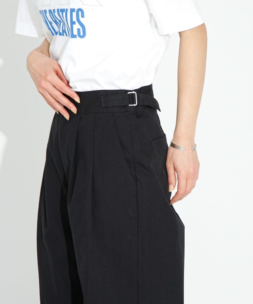 URBAN RESEARCH Sonny Label（アーバンリサーチサニーレーベル）の「ワイドストレートアジャストタックパンツ（その他パンツ・レディース・ベージュ/ブラック・36/38）」の3枚目の写真