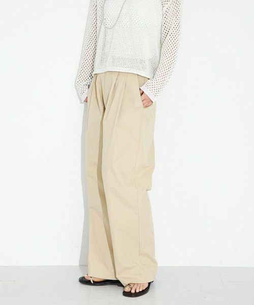 URBAN RESEARCH Sonny Label（アーバンリサーチサニーレーベル）の「ワイドストレートアジャストタックパンツ（その他パンツ・レディース・ベージュ/ブラック・36/38）」の12枚目の写真