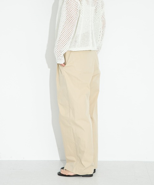 URBAN RESEARCH Sonny Label（アーバンリサーチサニーレーベル）の「ワイドストレートアジャストタックパンツ（その他パンツ・レディース・ベージュ/ブラック・36/38）」の13枚目の写真