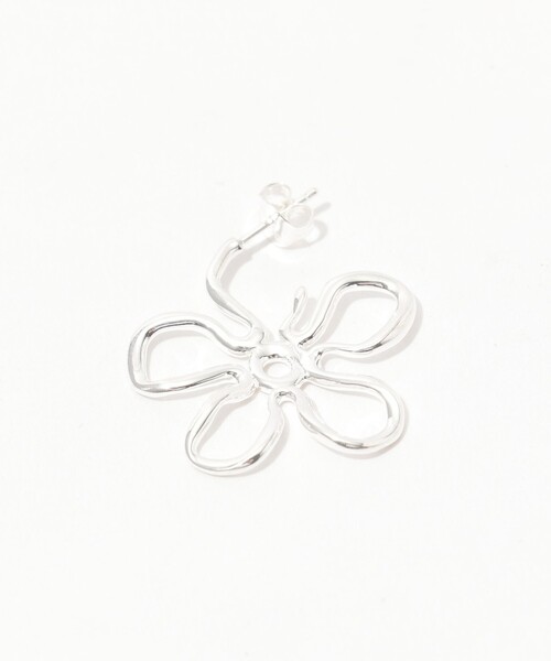 TOMORROWLAND (トゥモローランド)の「Kara Yoo FLORA HOOPS MEDIUM ピアス(ピアス(両耳用)・レディース・シルバー/ゴールド・FREE)」の4枚目の写真