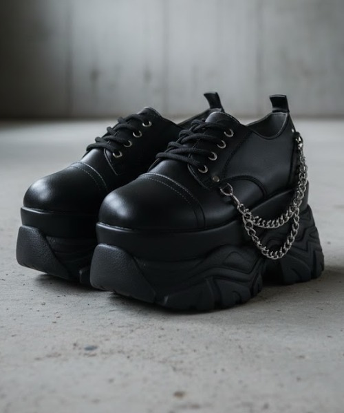 LOVEHUNTER(ラブハンター)の「LOVEHUNTER/+9.5cm 軽量厚底 4ホールチェーンスニーカー(2209)(スニーカー・レディース・ホワイト/ブラック・S/M/L/LL)」の1枚目の写真