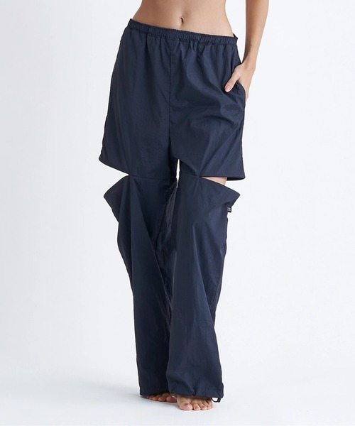 ROXY（ロキシー）の「【ROXY/ロキシー】24SS MY OASIS PANTS/ベンチレーション付きシャリ感ドローコード付きナイロンパンツ（その他パンツ・レディース・グリーン/ブラック/レッド・MEDIUM/LARGE）」の8枚目の写真