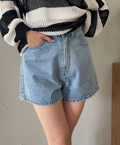 WEGO(ウィゴー)の「WEGO/デニムショートパンツ(デニムパンツ・レディース・ブラック/ブラック系その他/コバルトブルー/ライトインディゴブルー・X-SMALL/SMALL/MEDIUM/LARGE)」の3枚目の写真