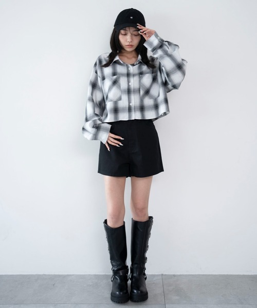 WEGO(ウィゴー)の「WEGO/デニムショートパンツ(デニムパンツ・レディース・ブラック/ブラック系その他/コバルトブルー/ライトインディゴブルー/ブラック系・X-SMALL/SMALL/MEDIUM/LARGE)」の9枚目の写真