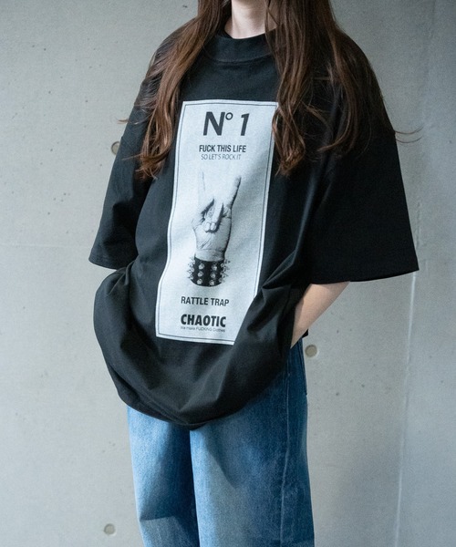 RATTLE TRAP(ラトルトラップ)の「【CHAOTIC】別注メロイックサインプリントオーバーサイズTシャツ(Tシャツ/カットソー・メンズ・ブラック/ホワイト・M/L/LL)」の3枚目の写真
