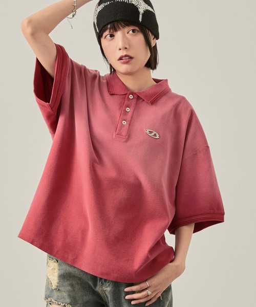 Snap club(スナップクラブ)の「【Snap club】ヴィンテージ加工 パウダーブリーチ メタルプレート半袖ポロシャツ(ポロシャツ・レディース・ブラック/サックスブルー/ブラウン/レッド・M/L)」の4枚目の写真
