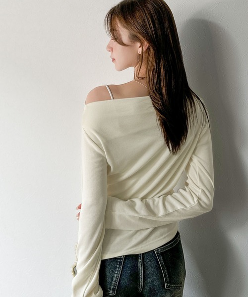 mily bilet(ミウィビレット)の「【mily bilet】アシメデザインで美しく。シェルボタン使いドレープカットソー(長袖)(Tシャツ/カットソー・レディース・ブラック/アイボリー/レッド/オートミール・LARGE/MEDIUM/SMALL/X-LARGE)」の10枚目の写真