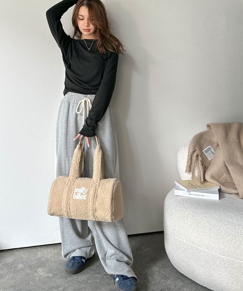 mily bilet(ミウィビレット)の「【mily bilet】アシメデザインで美しく。シェルボタン使いドレープカットソー(長袖)(Tシャツ/カットソー・レディース・ブラック/アイボリー/レッド/オートミール・LARGE/MEDIUM/SMALL/X-LARGE)」の17枚目の写真