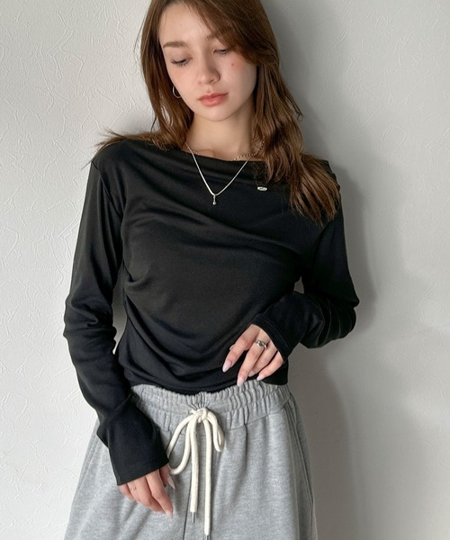 mily bilet(ミウィビレット)の「【mily bilet】アシメデザインで美しく。シェルボタン使いドレープカットソー(長袖)(Tシャツ/カットソー・レディース・ブラック/アイボリー/レッド/オートミール・LARGE/MEDIUM/SMALL/X-LARGE)」の16枚目の写真