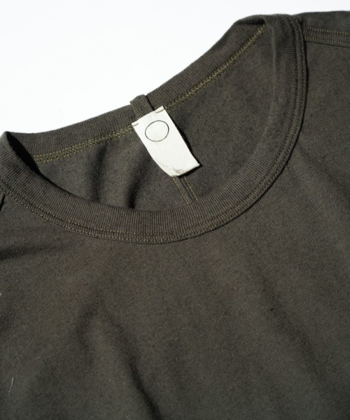 O project（オープロジェクト）の「O project / オープロジェクト SLEEVELESS TEE スリーブレスTシャツ（Tシャツ/カットソー・メンズ・チャコールグレー/モカ・MEDIUM）」の9枚目の写真