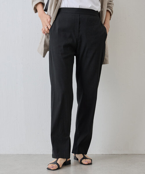 BEARDSLEY ビアズリー　リネンストレッチスリムタックパンツ　ブラック　黒 BEARDSLEY（ビアズリー）の「リネンストレッチスリムタック