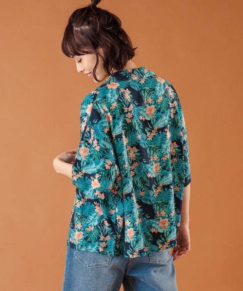 anap mimpi（アナップミンピ）の「ボタニカル柄 レーヨン 開襟 半袖 シャツ【セットアップ着用可】（シャツ/ブラウス・レディース・グリーン/ブラック・FREE）」の4枚目の写真