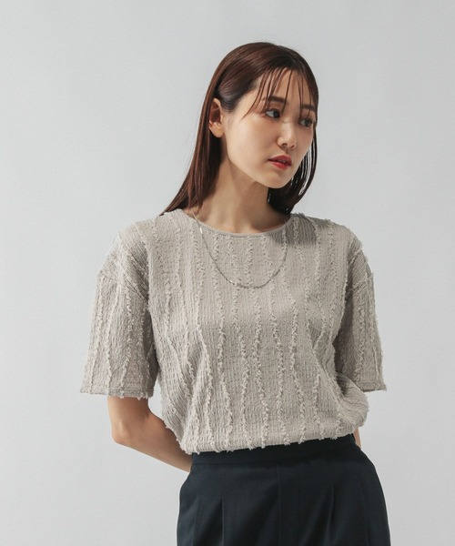 GLOBAL WORK（グローバルワーク）の「Beauteeジャガードプルオーバー半袖/455461（Tシャツ/カットソー・レディース・グレイッシュブルー/アイボリー/ブラック/ダークブラウン/グレイッシュベージュ・MEDIUM/LARGE）」の4枚目の写真