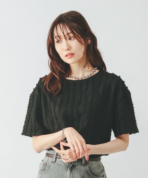 GLOBAL WORK（グローバルワーク）の「Beauteeジャガードプルオーバー半袖/455461（Tシャツ/カットソー・レディース・グレイッシュブルー/アイボリー/ブラック/ダークブラウン/グレイッシュベージュ・MEDIUM/LARGE）」の2枚目の写真