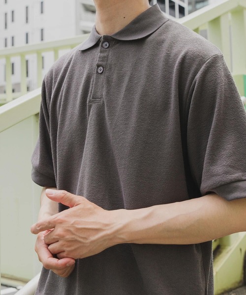 ITEMS URBANRESEARCH（アイテムズ アーバンリサーチ）の「クレープジョーゼットポロシャツ（ポロシャツ・メンズ・カーキ/ブラック/チャコールグレー・MEDIUM/LARGE）」の11枚目の写真