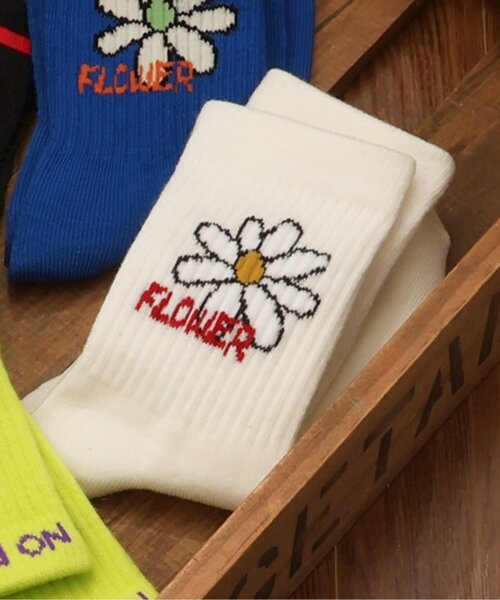 BREEZE(ブリーズ)の「お花・ファイヤーソックス(ソックス/靴下・キッズ・ライム/ブラック/アイボリー/ブルー・15 /18/21)」の2枚目の写真