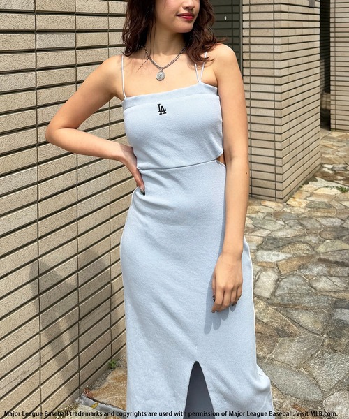 BACK TO THE FIELD（バック トゥー ザ フィールド）の「【MLB】サイドオープンキャミロングワンピース（ワンピース・レディース・ブルー/オフホワイト/ブラック・FREE）」の10枚目の写真