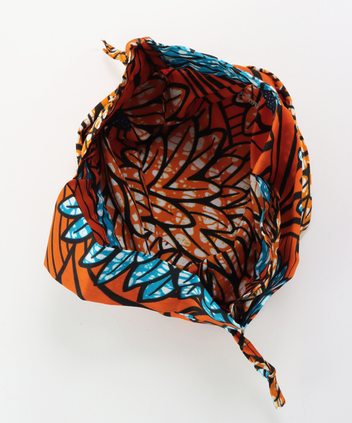 B.C STOCK（ベーセーストック）の「AFRICAN SQUARE/アフリカンスクエア パーニュ 巾着バッグ マチあり（ショルダーバッグ・レディース・イエロー/オレンジ/ブルー・FREE）」の7枚目の写真