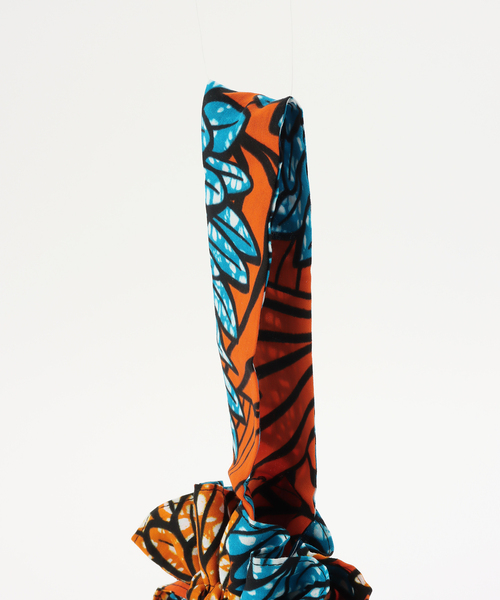 B.C STOCK（ベーセーストック）の「AFRICAN SQUARE/アフリカンスクエア パーニュ 巾着バッグ マチあり（ショルダーバッグ・レディース・イエロー/オレンジ/ブルー・FREE）」の9枚目の写真