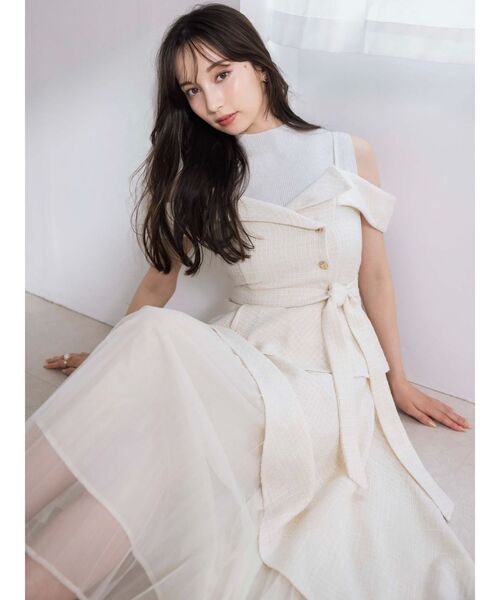 dazzlin（ダズリン）の「オフショルアシメトレンチワンピース（ワンピース・レディース・ボルドー/ブラック/オフホワイト/チャコールグレー・MEDIUM/SMALL）」の16枚目の写真